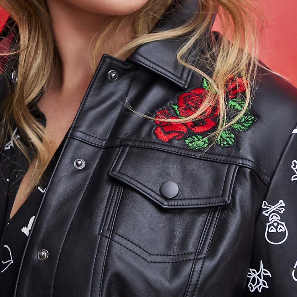 Torrid Betsey Johnson Embroidered Trucker Jacket Sz 4 - Picture 2 of 3